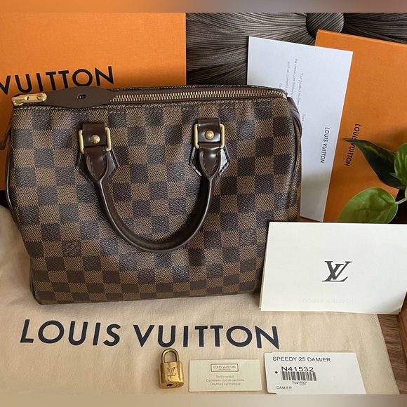 Authentic Louis Vuitton Handbags - Beautiful Vintage Authentic Louis Vuitton Speedy 25 Damier Ebene, EUC!